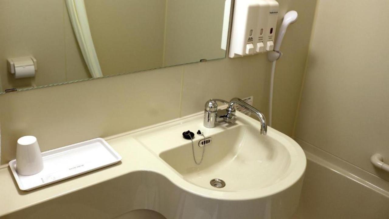 Toyoko Inn Kobe Sannomiya No.2 Exterior foto