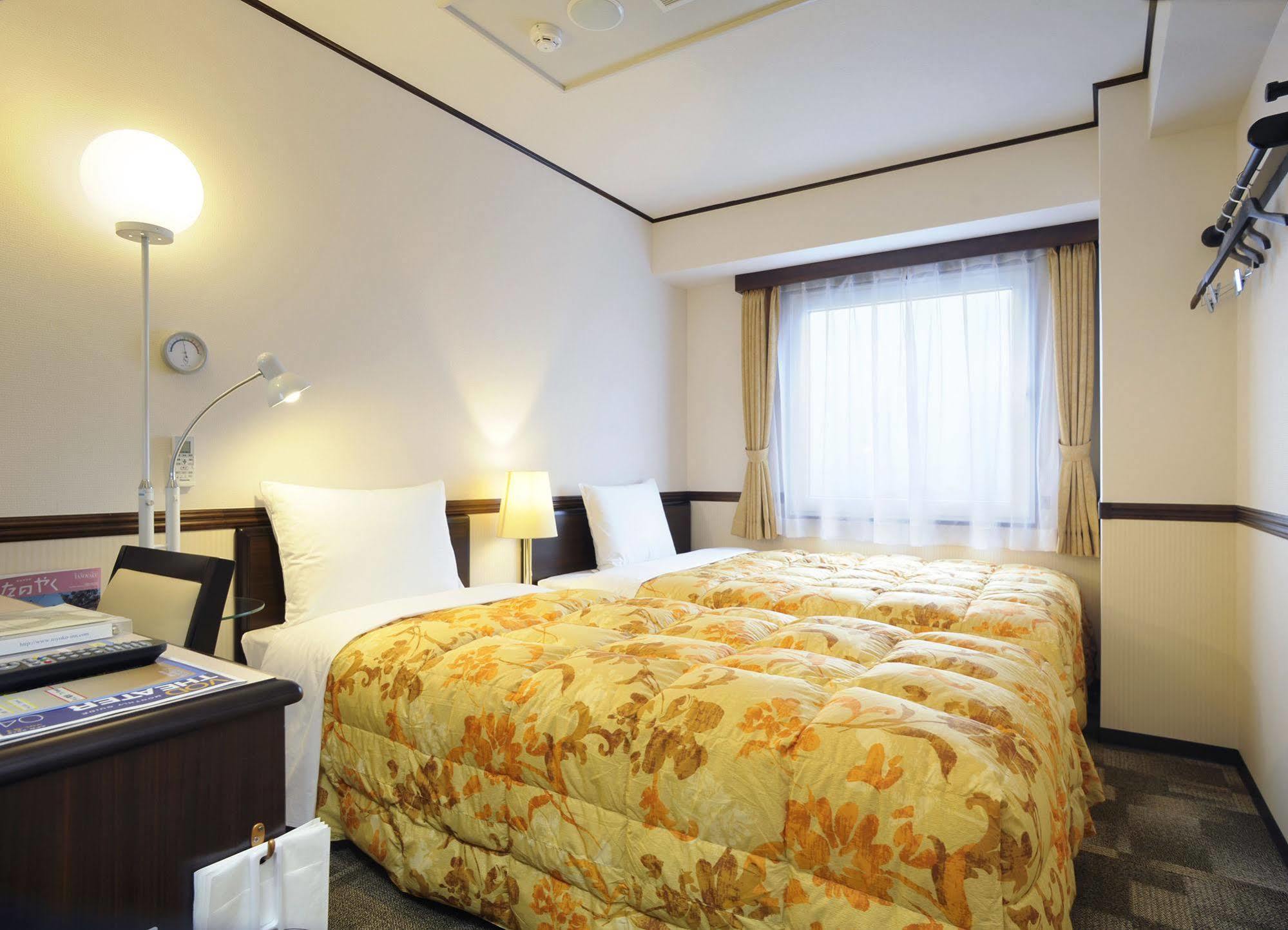 Toyoko Inn Kobe Sannomiya No.2 Exterior foto